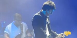 Johnny Marr toca com The Black Keys no Shaky Knees