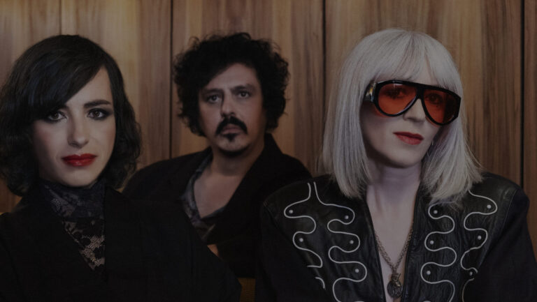 Ladytron lança “I See Red” com videoclipe alucinatório
