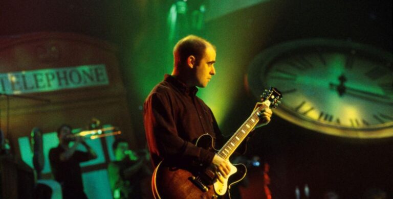 Paul Bonehead Arthurs. Foto: Epiphone.