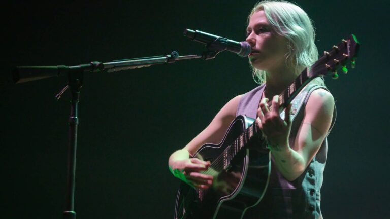 Phoebe Bridgers no Verti Music Hall em 15 de agosto de 2023 em Berlim, Alemanha